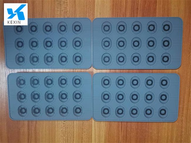 硅膠制品為什么容易變脆？